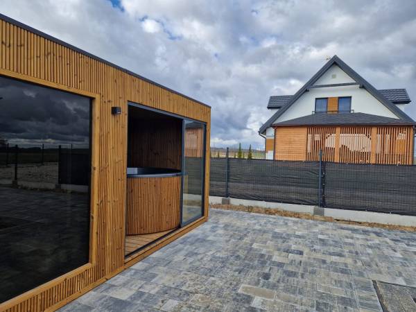 Sauna z jacuzzi