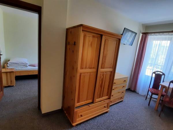 Białka Tatrzańska_Ambrozja_nocleg ze śniadaniem_pokój nr 6_3_5-osobowy typu studio z balkonem