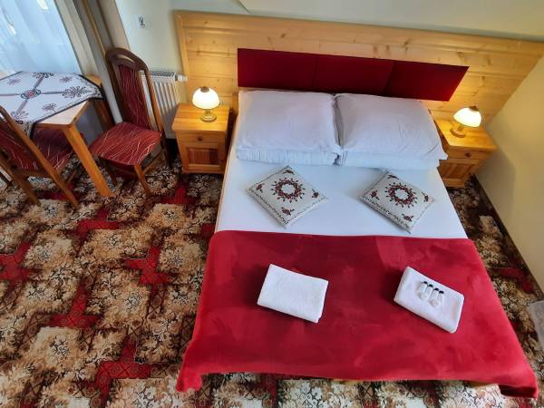 Białka Tatrzańska_Ambrozja_nocleg ze śniadaniem_pokój nr 3_3_4-osobowy typu studio z balkonem