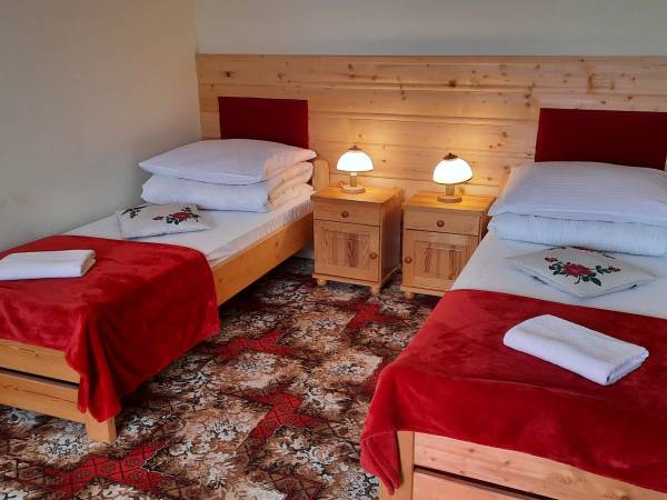 Białka Tatrzańska_Ambrozja_nocleg ze śniadaniem_pokój nr 3_5_4-osobowy typu studio z balkonem