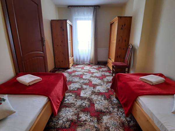 Białka Tatrzańska_Ambrozja_nocleg ze śniadaniem_pokój nr 3_6_4-osobowy typu studio z balkonem