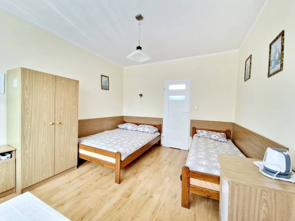 Pawilon pokój 3 osobowy nr 6