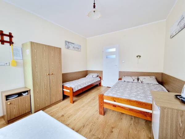 Pawilon pokój 3 osobowy nr 7