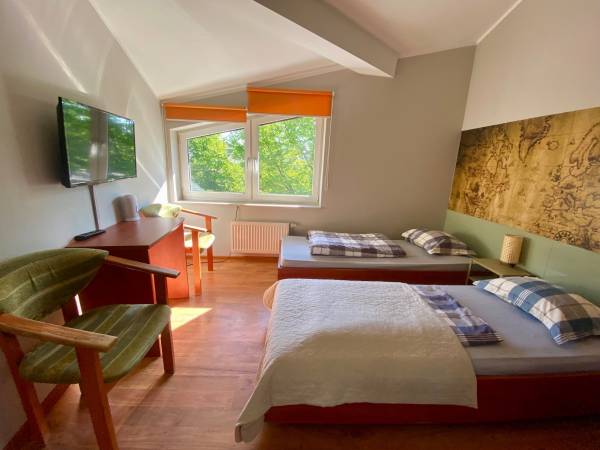 Pokój Standard nr.11 ( laz. prywatna obok pokoju ) 