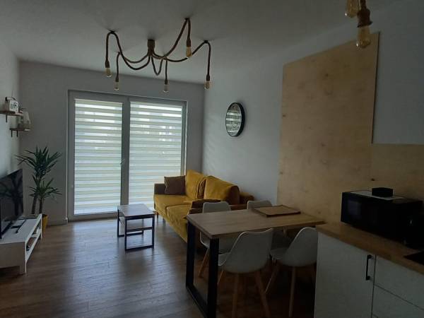 APARTAMENT RODZINNY - 100 metrów od morza