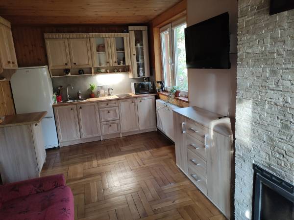 Domek w lesie nad rzeką Świder