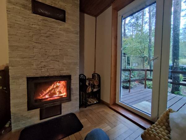 Domek w lesie nad rzeką Świder