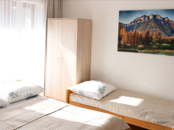 pokój Trzy Korony 4 osobowy z łązienką tv i 2 balkonami