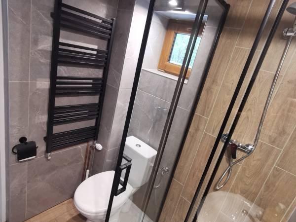 Łazienka, mały apartamencik