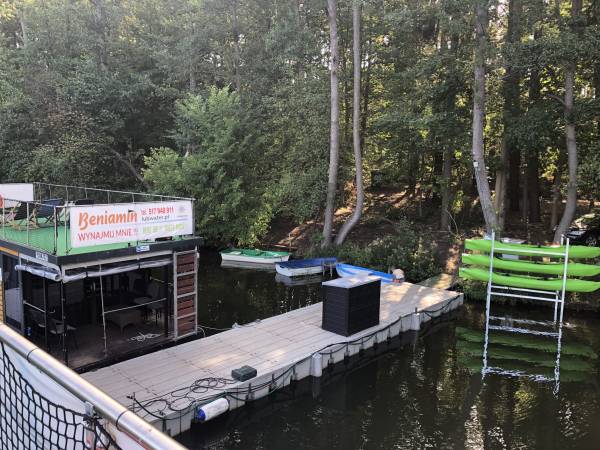 BAZA GŁÓWNA Z KAJAKAMI