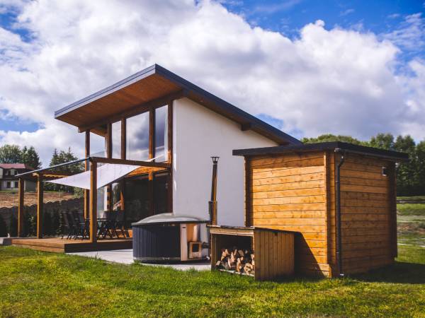 Rezerwat Wielin nad jeziorem (sauna, balia, jacuzzi, basen)