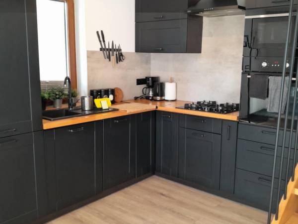 Nad Koroną z Jacuzzi domki i pokoje