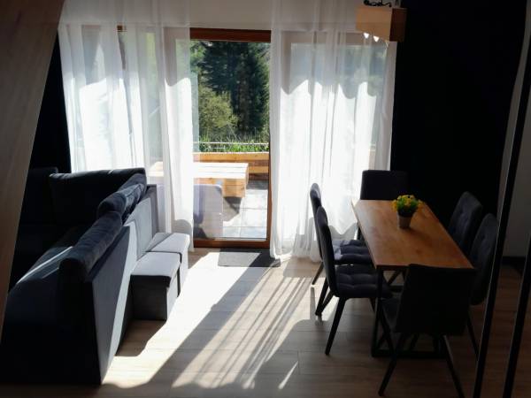 Nad Koroną z Jacuzzi domki i pokoje