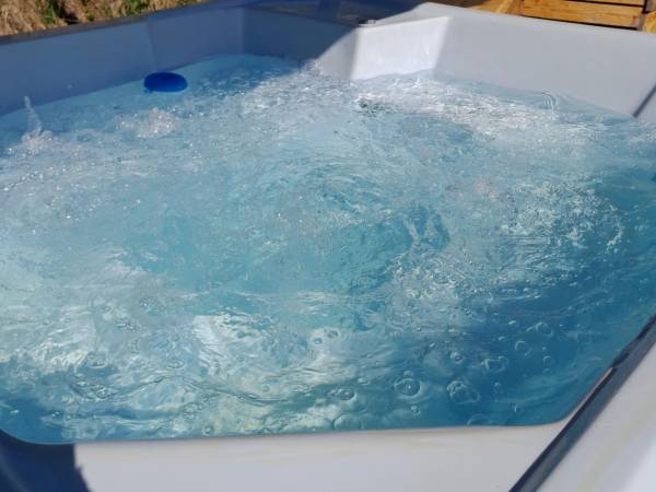 Nad Koroną z Jacuzzi domki i pokoje