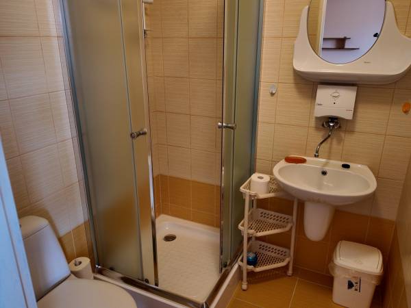 Łazienki dostępne na pierwszym piętrze