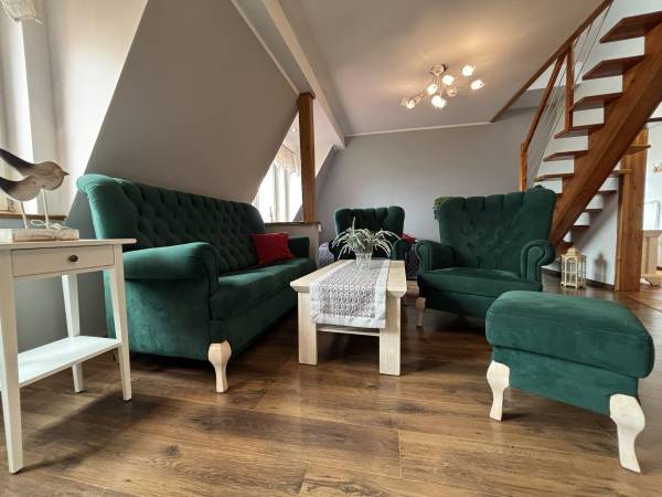 apartament dwupoziomowy z kominkiem