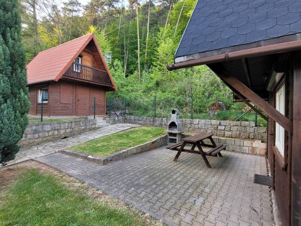 Domek 1 (4-6 osobowy) i Domek 2 (5-10 osobowy)