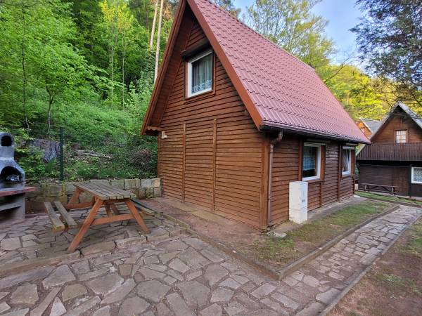 Domek 1 (4-6 osobowy) i Domek 2 (5-10 osobowy)