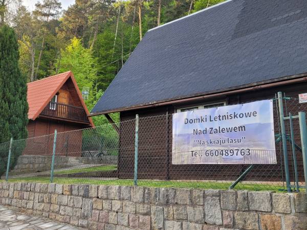 Domek 1 (4-6 osobowy) i Domek 2 (5-10 osobowy)