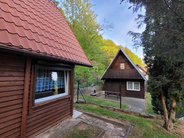 Domek 1 (4-6 osobowy) i Domek 2 (5-10 osobowy)