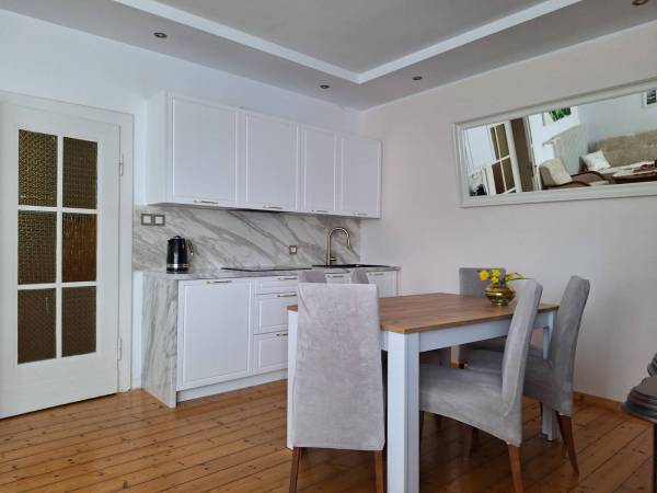 Aneks kuchenny z jadalnią i salą tv