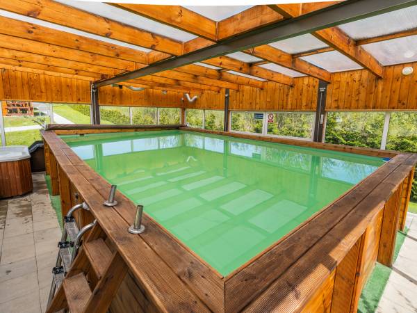 Domki z basenem całorocznym 