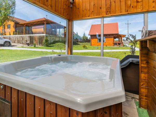 Domki z basenem całorocznym 