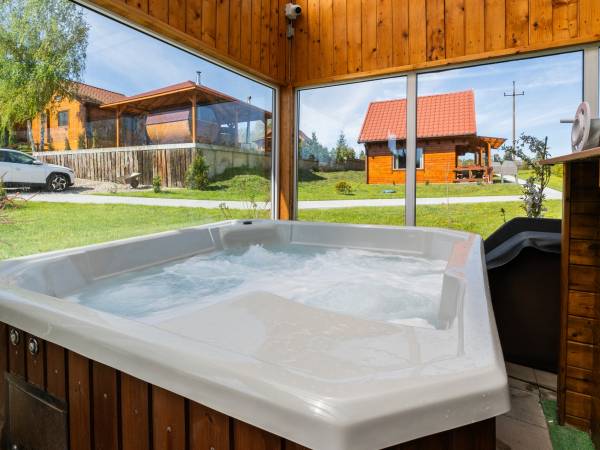 Domki z basenem całorocznym 