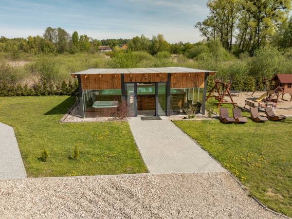 Domki z basenem całorocznym 