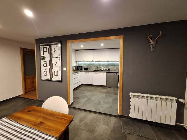 Dom Wakacyjny - Kuchnia i Jadalnia