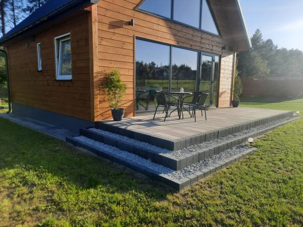 Domek przy lesie na Roztoczu