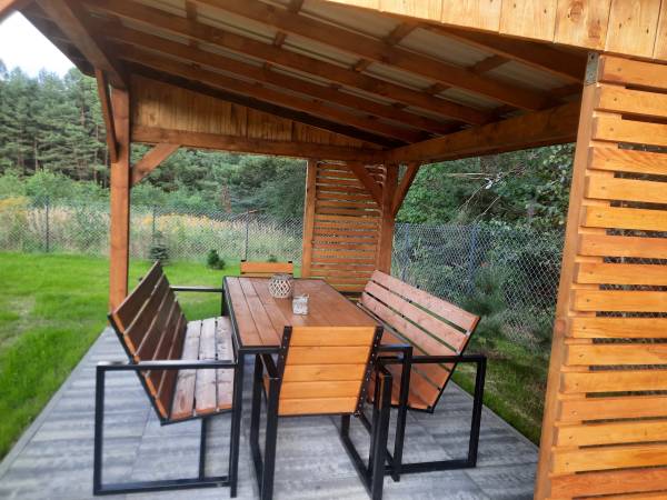 Domek przy lesie na Roztoczu