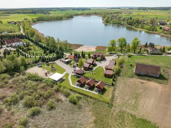 Domki z basenem całorocznym 