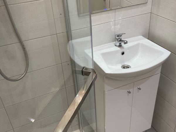 Grunwaldzka - Pokój nr 1 - niebieski - łazienka 