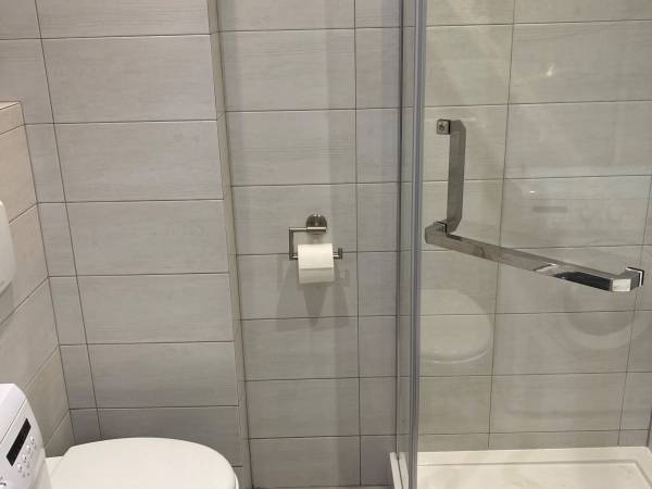 Grunwaldzka - Pokój nr 1 - niebieski - łazienka 