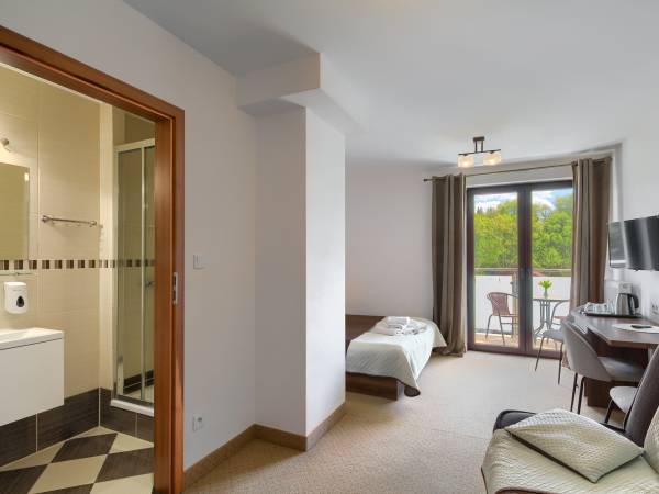 Pokój 4os z balkonem