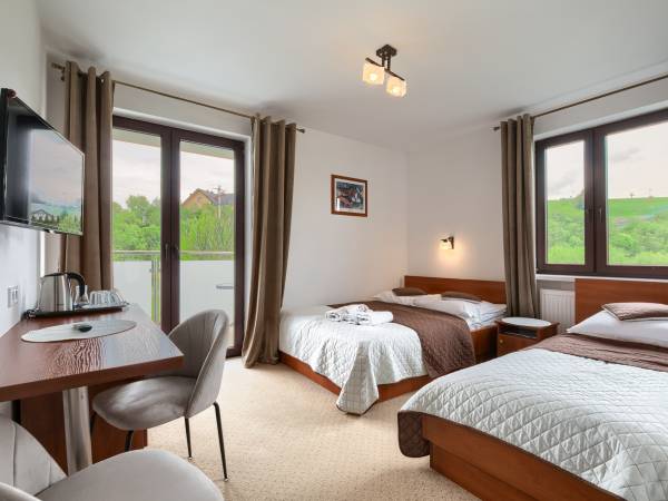  Pokój 3 os z balkonem