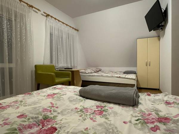 Pokój 4 os z balkonem 