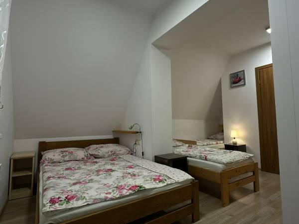 Pokój 4 os z balkonem 