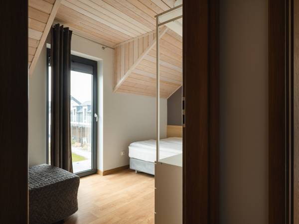 Dębki Plaza, domek wolnostojący- piętro, sypialnia 3 os.