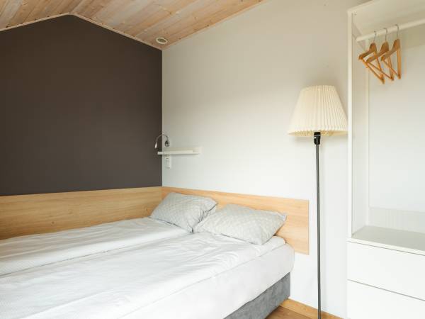 Dębki Plaza, domek wolnostojący- piętro, sypialnia 3 os.