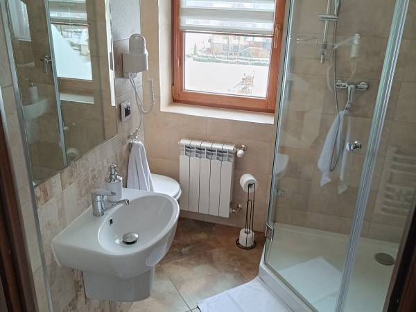 łazienka do pokoju nr 10