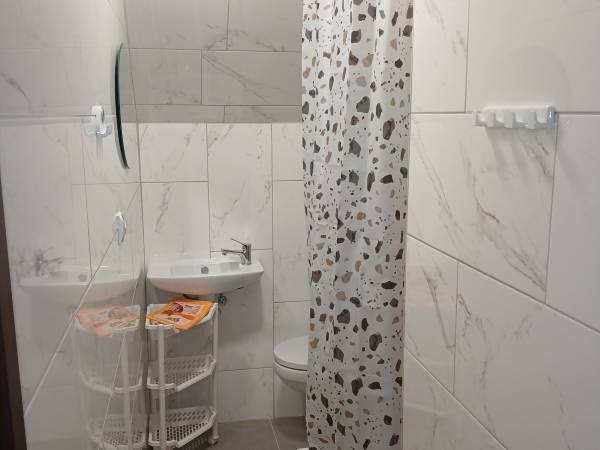 Łazienka (pokój nr 10).