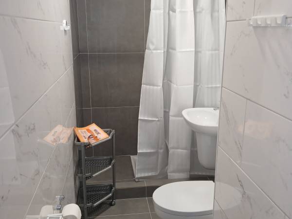 Łazienka ( pokój nr 6).