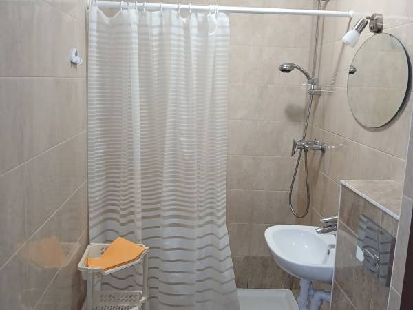 Łazienka ( pokój nr 2).