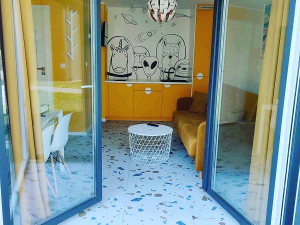 Domek: Musztardowi kosmici