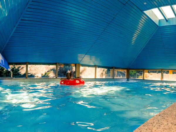 Basen podgrzewany -zadaszony