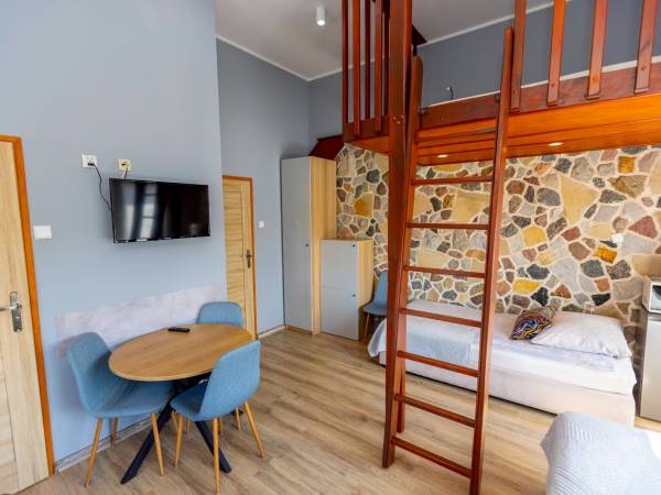 pokój 5-osobowy z antresolą