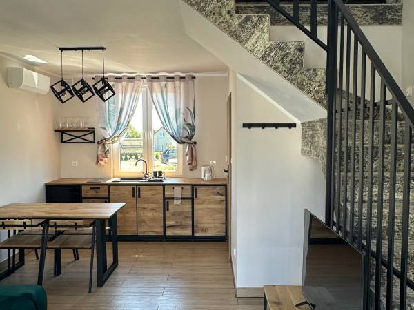 Domki Aurora klimatyzowane, z podgrzewanym basenem i zjeżdżalnią wodną