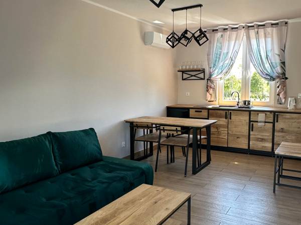 Domki Aurora klimatyzowane, z podgrzewanym basenem i zjeżdżalnią wodną